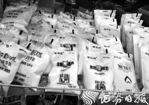 网红小白奶疑忽悠消费者 常温奶却打低温存储牌