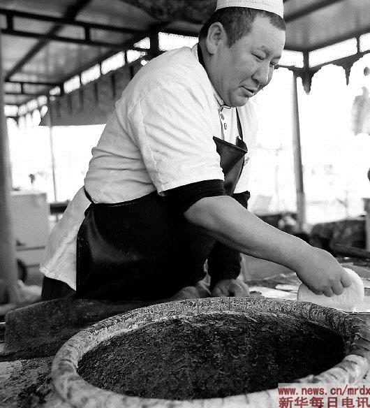 倾&ldquo;馕&rdquo;相助 烹制&ldquo;爱的味道&rdquo;