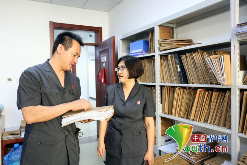 八年经手上万案件 他让公正从“看得见”到“摸得着”