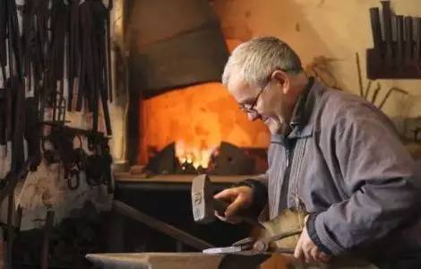 为什么8000万人口的德国,竟然有2300多个世界名牌?