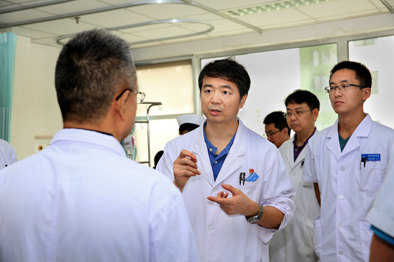 脑瘤狙击手林松和他的神外“蛟龙突击队”