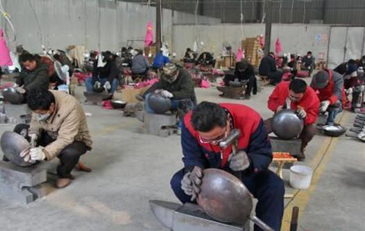 工人日报：谁砸了&ldquo;章丘铁锅&rdquo;的牌子？