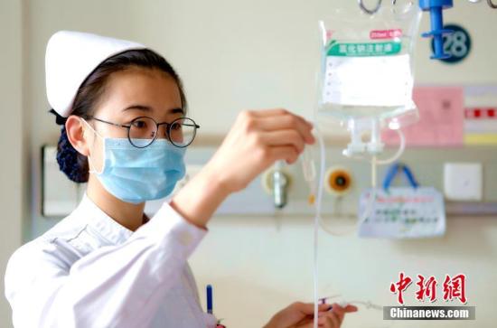 关注护士上门：不出家门打针换药 出现纠纷谁负责?