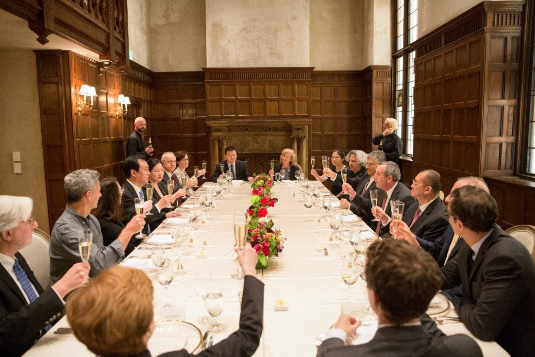 应哈佛新任校长邀请 许家印访问哈佛大学