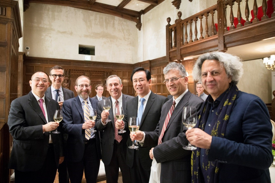 应哈佛新任校长邀请 许家印访问哈佛大学