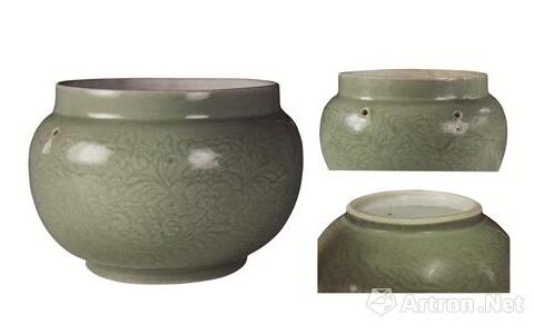 清康熙豆青釉刻缠枝牡丹粥罐赏析