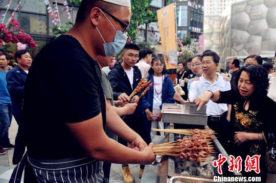 青海：首届地方小吃大赛迎客共品&ldquo;高原味道&rdquo;