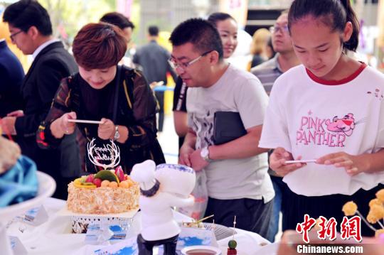 青海：首届地方小吃大赛迎客共品“高原味道”