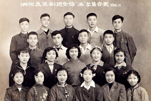 从昆曲名角、工人到女教授……她把日子过成传奇