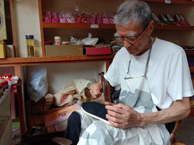 梅家老爹:一辈子的鞋匠