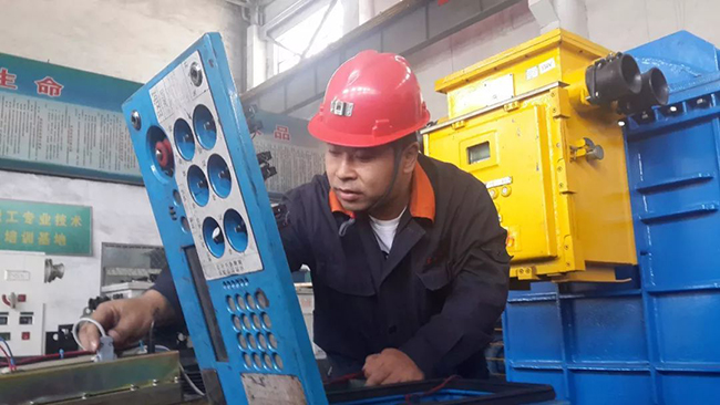 “土专家”李杰：矿山井下设备的“神医华佗”