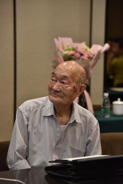 求真心路积鸿雪,化作春泥沃撒播