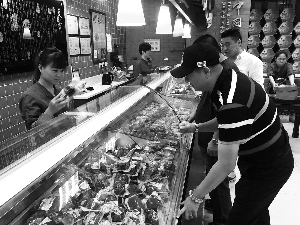 老字号立秋端出“补味套餐”