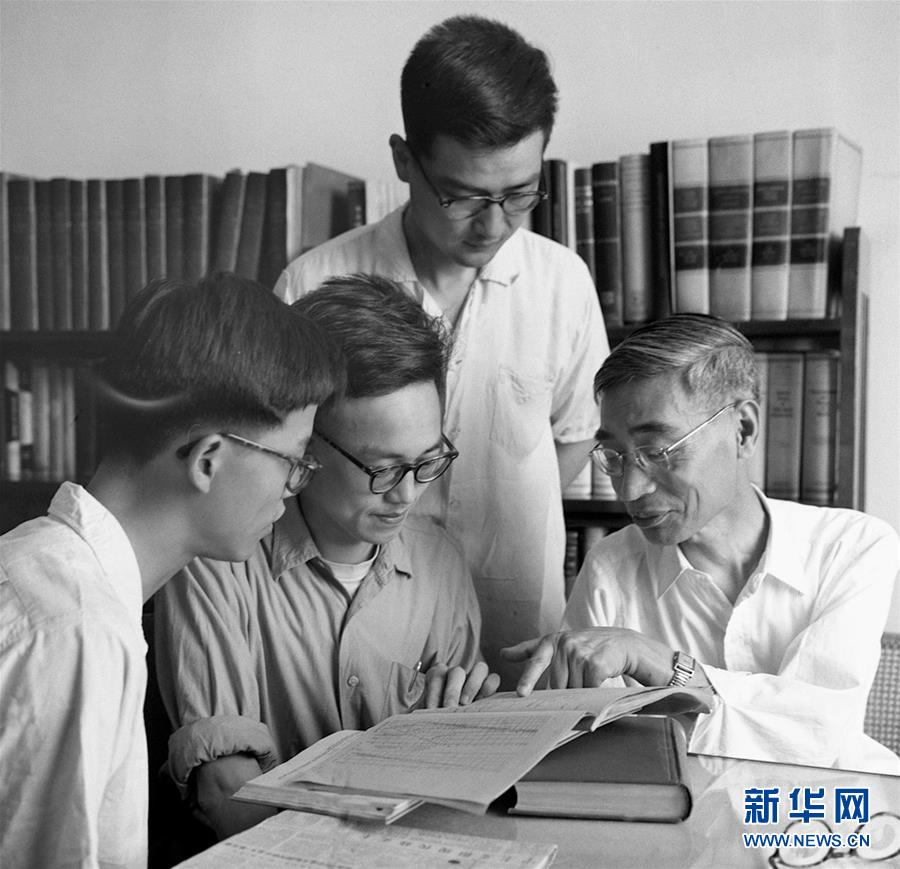 “心有大我,至诚报国”——知识分子的时代答卷