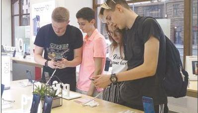 中国手机在俄罗斯实力&ldquo;圈粉&rdquo; 市场份额升至首位