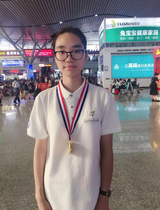 一条鲫鱼正在刷屏：它把50名高中生送进北大清华