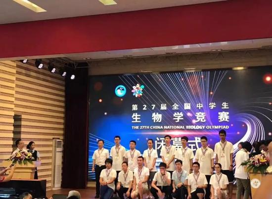 一条鲫鱼正在刷屏：它把50名高中生送进北大清华