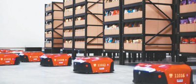 百余台机器人“上岗”拣货