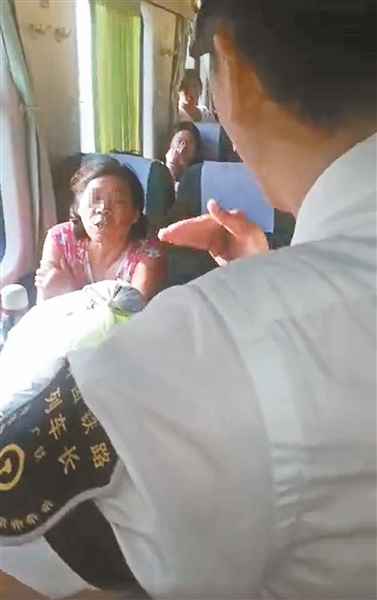 铁路霸座屡现 专家：可将铁路旅客信用信息共享到其他行业