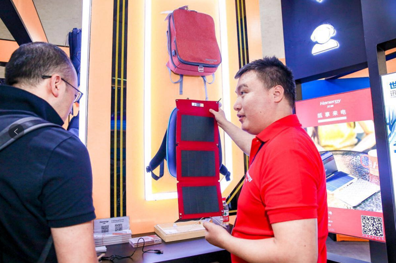 探秘“北京国际设计周” 追溯汉能黑科技物种起源