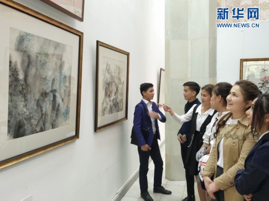 中国画展亮相乌兹别克斯坦