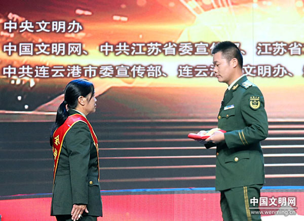 “时代楷模”王仕花：信念是一盏灯 照亮我们心里的路