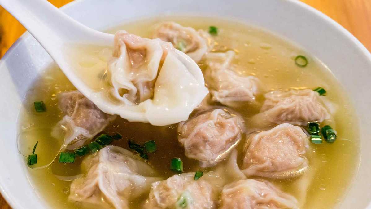 沙县小吃在美国开业3小时就关门 竟因人太多!