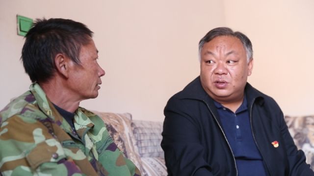 &ldquo;80后白发书记&rdquo;李忠凯：不怕累，就怕不被理解