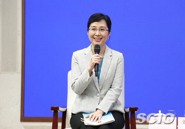 国新办举行“改革开放与民营经济发展”中外记者见面会