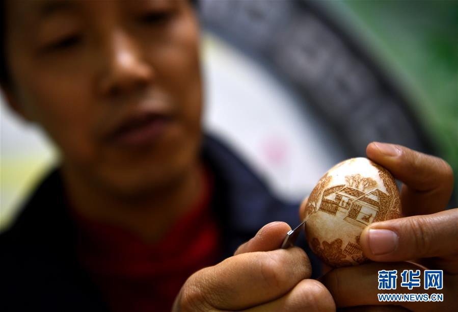 蛋壳与&ldquo;刀客&rdquo;&mdash;&mdash;栩栩如生的蛋雕艺术品