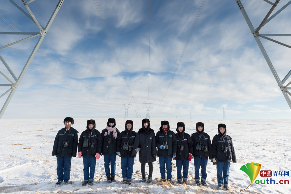 “90后”女工特高压电线上“跳芭蕾”　——记我国首个女子特高压输电班