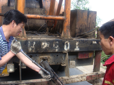 寒夜里的&ldquo;双闪&rdquo;,是他最后的表情