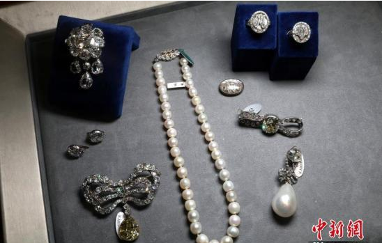 珍藏200年 法国玛丽王后珠宝拍出4270万美元高价