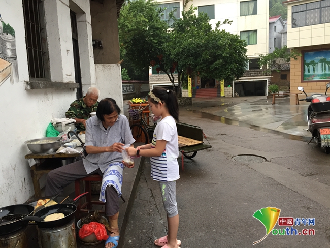 &ldquo;早餐奶奶&rdquo;毛师花：二十七年不变的&ldquo;温度&rdquo;