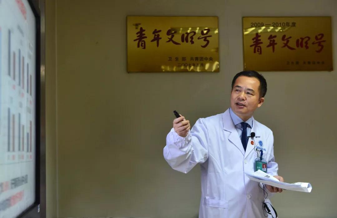 “护心跑男”与时间赛跑 五年共实施心脏移植手术500余台