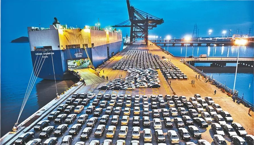 李书福：为中国汽车跑遍全世界顽强拼搏丨人物志