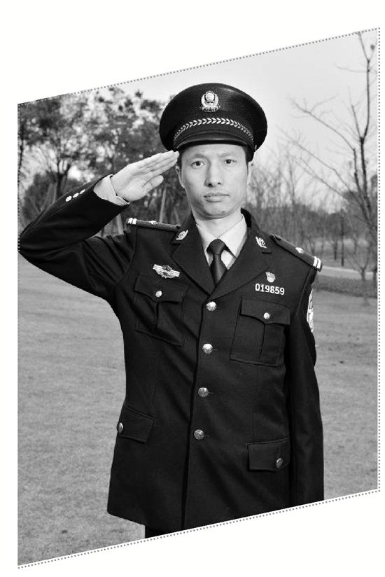 还记得杭州冰花男警吗? 他的故事还有一大堆