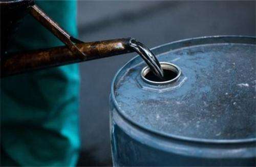 国际油价跌跌不休 减产难成救命稻草