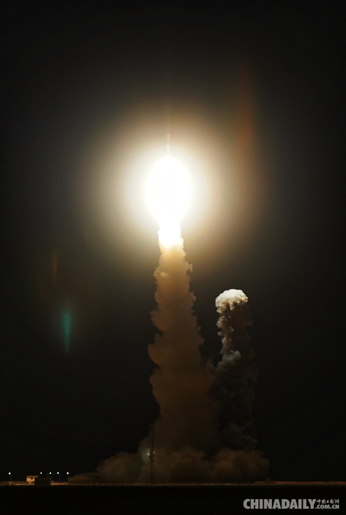 中国日报12月22日酒泉卫星发射中心电（记者 赵磊） 今早7点51分，中国航天科工集团有限公司虹云工程首星在酒泉卫星发射中心成功发射并进入预定轨道，标志着我国低轨宽带通信卫星系统建设迈出了实质性的一步。