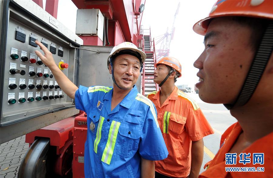 &ldquo;干就干一流，争就争第一&rdquo;&mdash;&mdash;&ldquo;大国工匠&rdquo;许振超的筑梦之旅