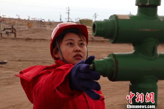 青海油田尕斯湖畔的&ldquo;铁娘子&rdquo;