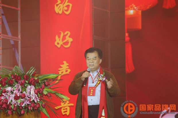 让久违的“大喇叭”响起来  学雷锋委员会谢可明致辞