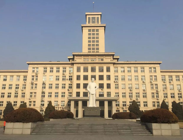    习近平到访南开，哪些地方吸引了他的目光？