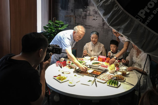 解剖师归国转行做摄影 为世界首富拍肖像