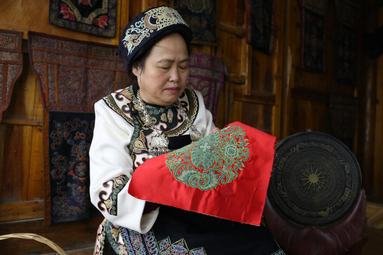 水族非遗又“上会” 宋水仙:马尾绣“绣”出美好新生活