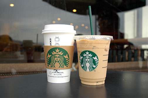 制售假冒星巴克咖啡窝点被警方捣毁