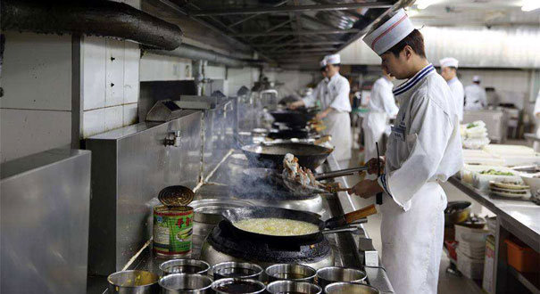食品安全事件频出 餐厅的后厨该怎么管？