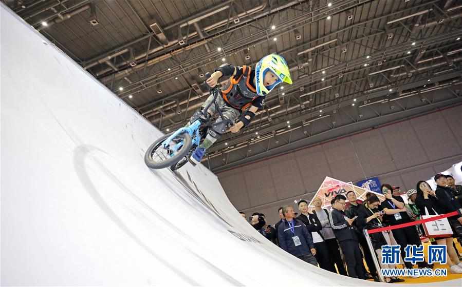 (社会)(4)第29届中国国际自行车展览会在沪开幕