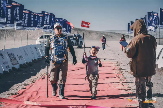 　重走古商路 | 聚贤盛邦企业家戈壁徒步赛王者归来