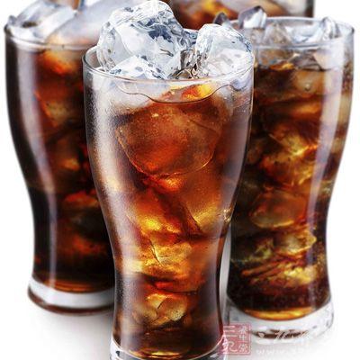 强腐蚀、杀精、造成骨质疏松？可乐没这些“超能力”
